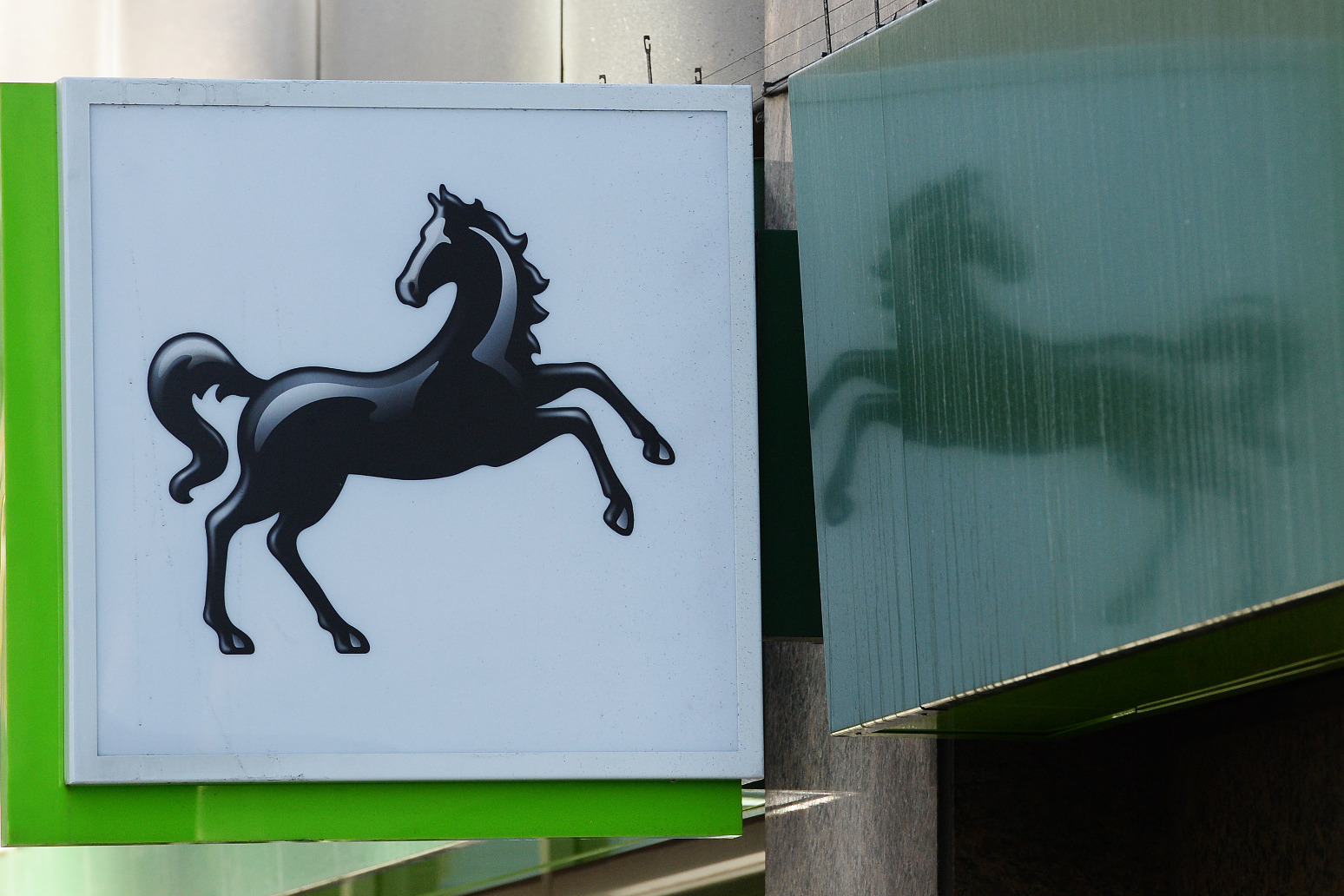 Lloyds Bank predicts ‘mild recession’ for UK this year and tumbling house prices 