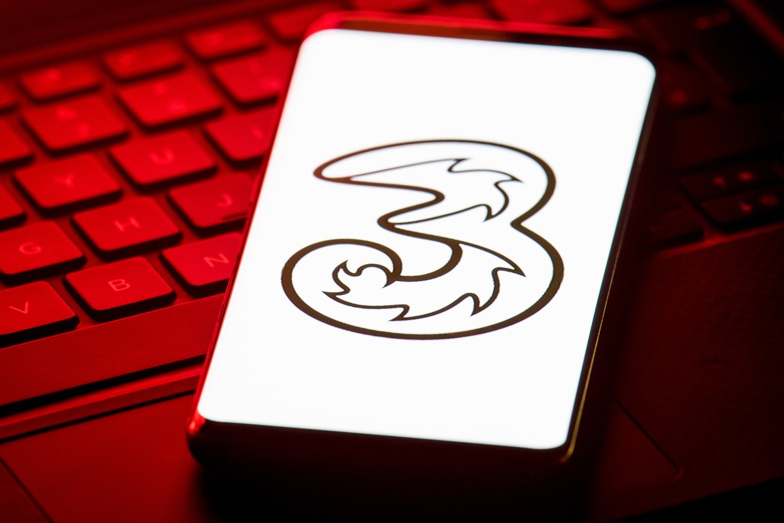 ‘Shocking’ price hikes push biggest mobile providers down customer rankings 