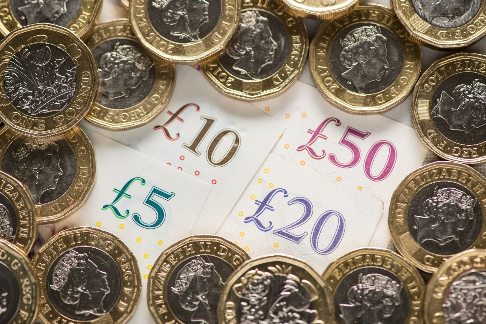 UK economy flatlines in February as teachers’ strikes drag on growth 