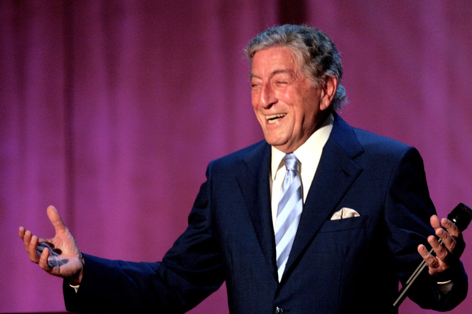 US singer Tony Bennett dies 