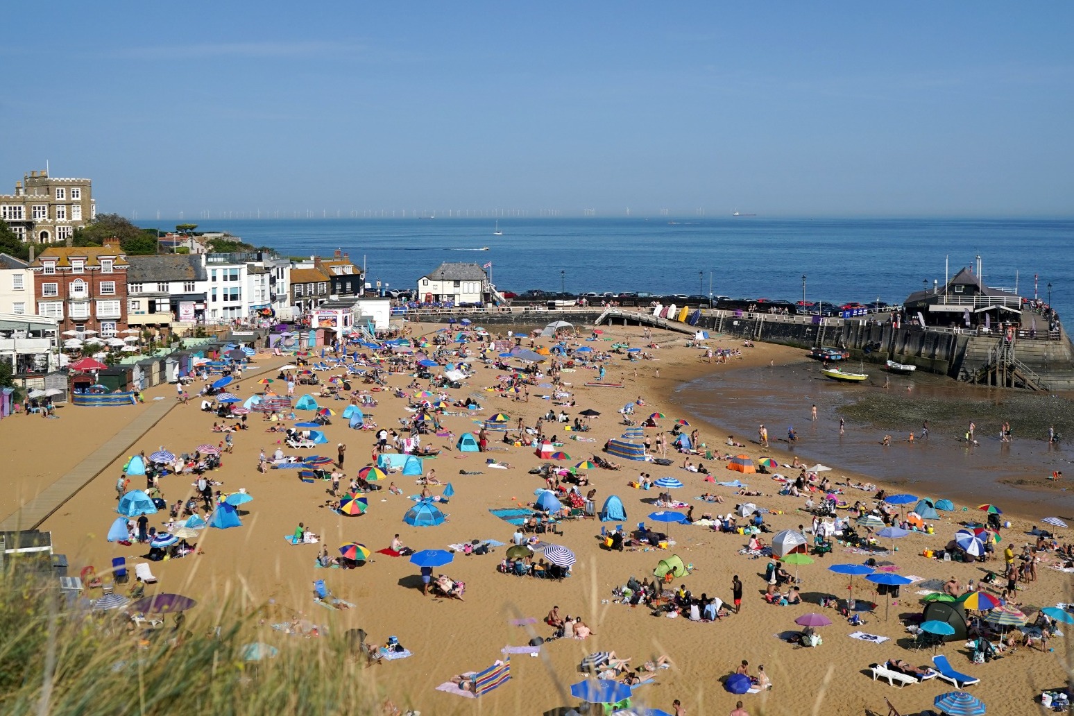 Temperatures set to soar this weekend as Met Office warns of heatwave 