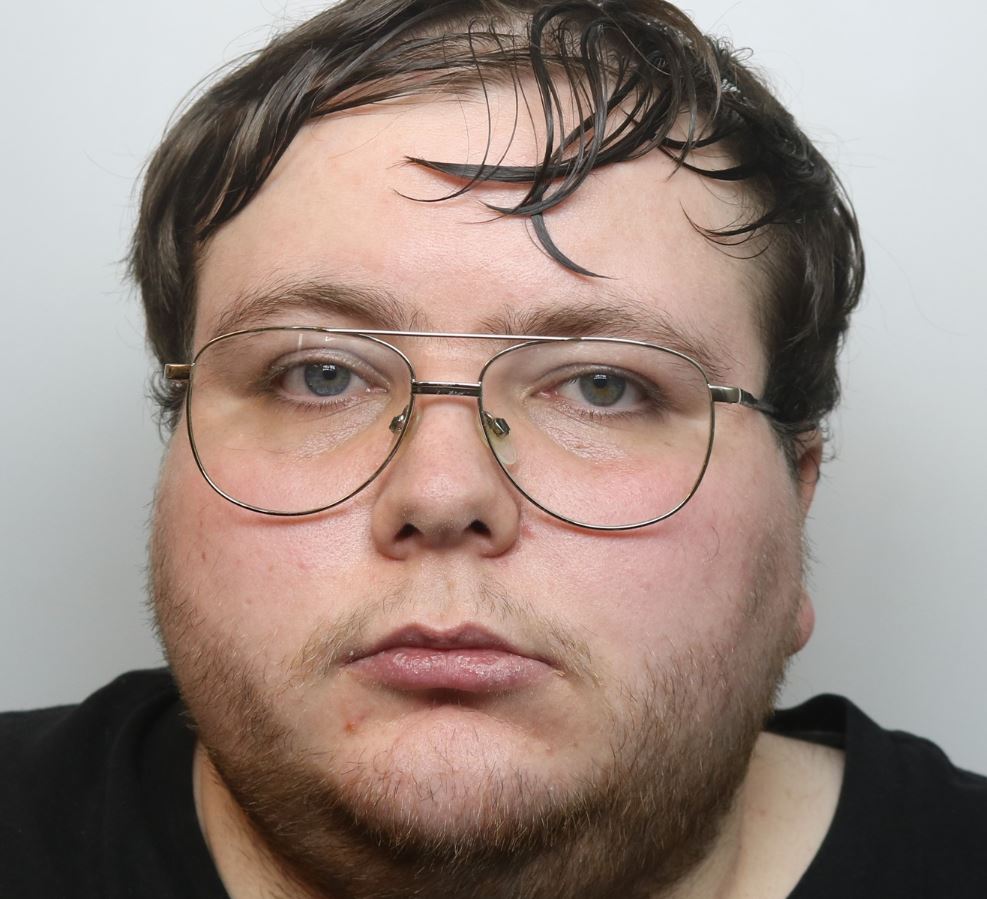 Convicted Buxton sex offender jailed after trying to message teenage girl online